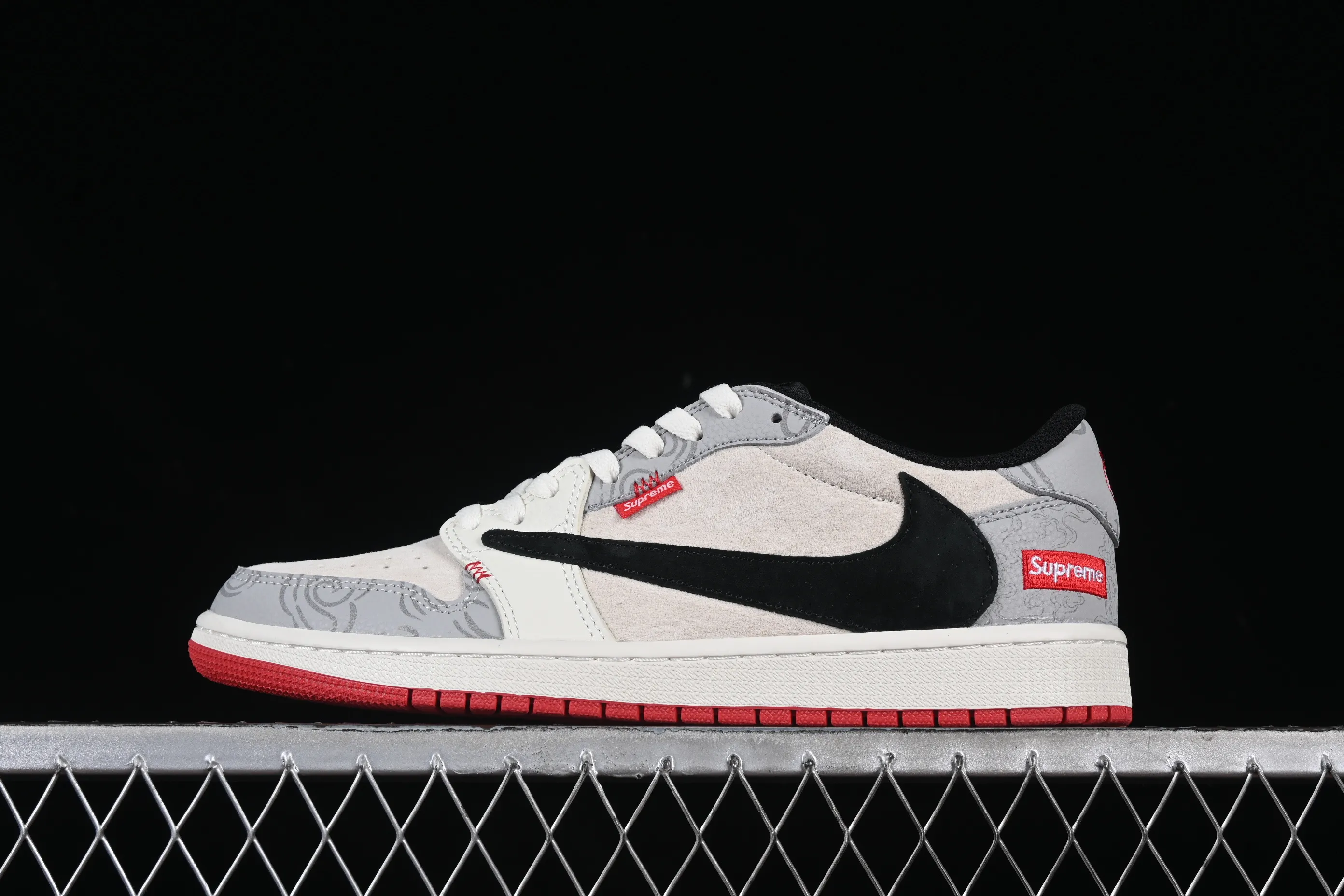 All categories Air Jordan Jordan series basketball shoes Air Jordan 1 Low High-end customized low-top sneakers Travis Scott x Fragment Design x Air Jordan 1 Low OG SP AJ1 Joe 1 Supreme joint name Xiangyun New Year Red low-top cultural casual sneakers DM7866-078